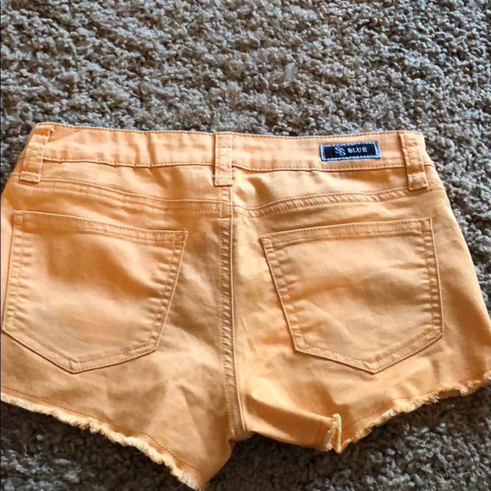 Shorts - Picture 2 of 3